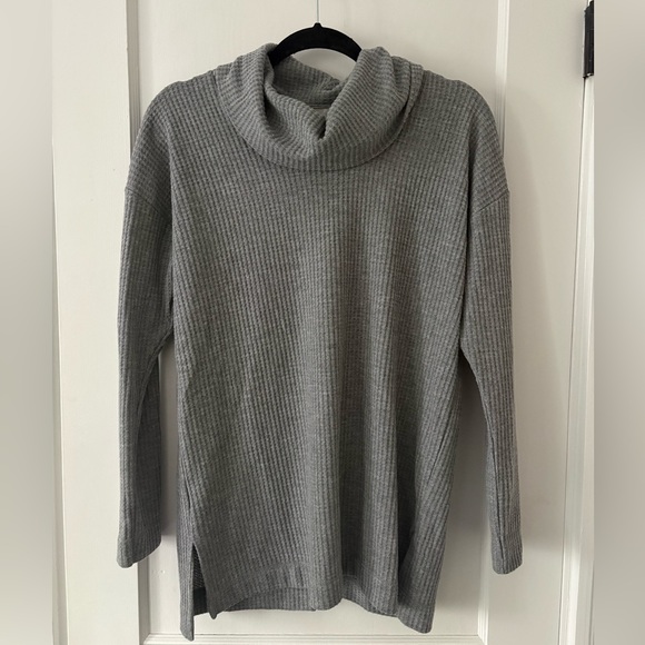 NWOT Loft Light Gray Turtleneck Waffle Knit Sweater, Size S - Picture 2 of 5